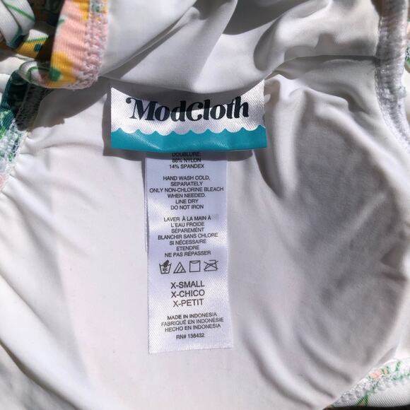 ModCloth NIP Amari Retro Bohemian Vibes Yellow Blue Floral Crop Bikini Top XS - Picture 8 of 15